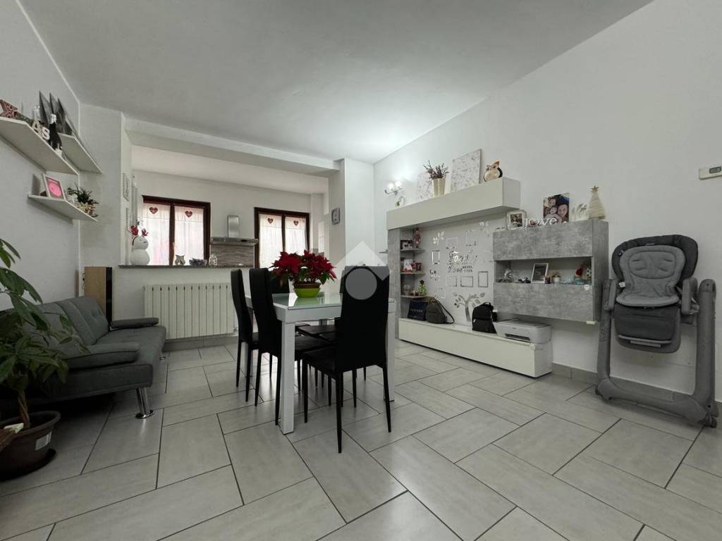 casa indipendente in vendita a Cameri