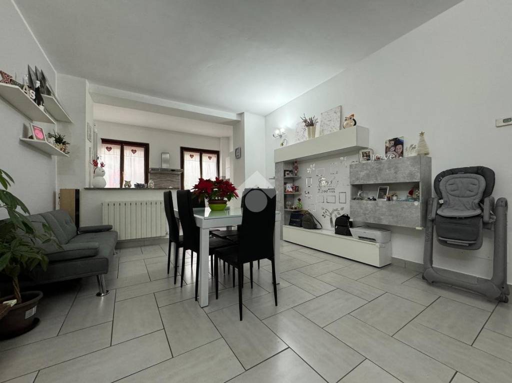 casa indipendente in vendita a Cameri
