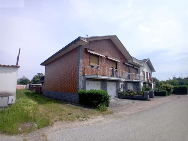 casa indipendente in vendita a Cameri