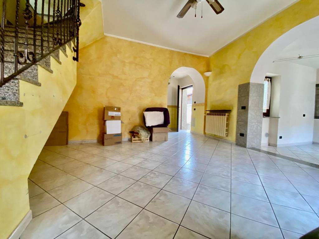 casa indipendente in vendita a Cameri