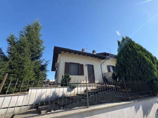 casa indipendente in vendita a Cameri