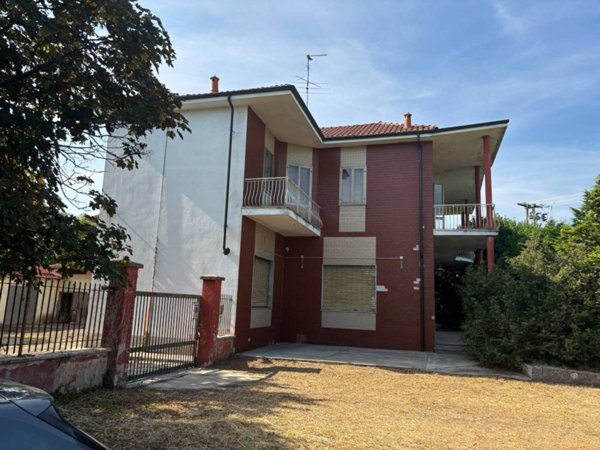 casa indipendente in vendita a Cameri