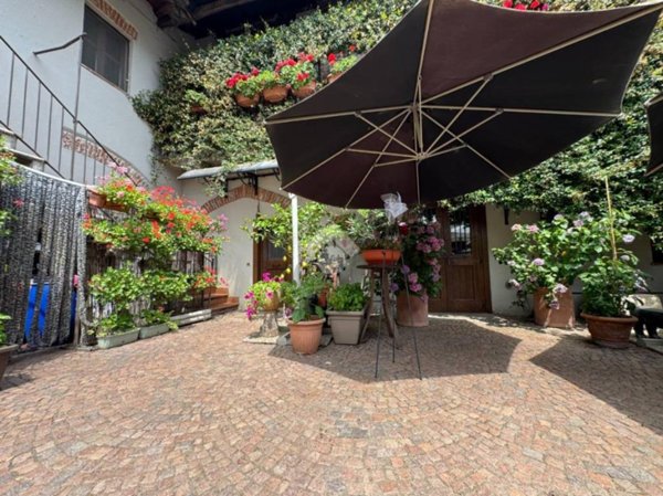 casa indipendente in vendita a Cameri