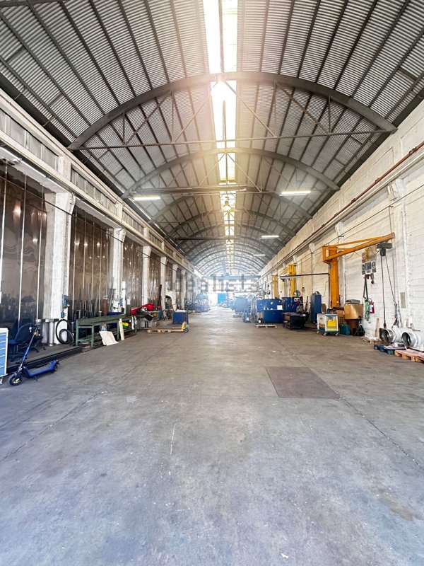 locale di sgombero in vendita a Cameri