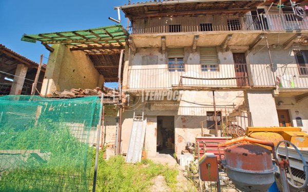 casa indipendente in vendita a Cameri
