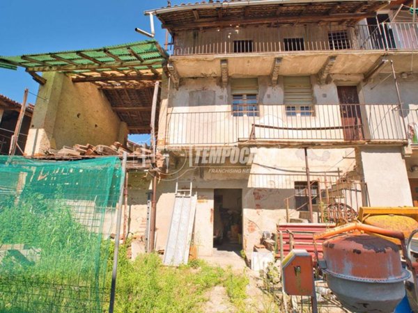 casa indipendente in vendita a Cameri