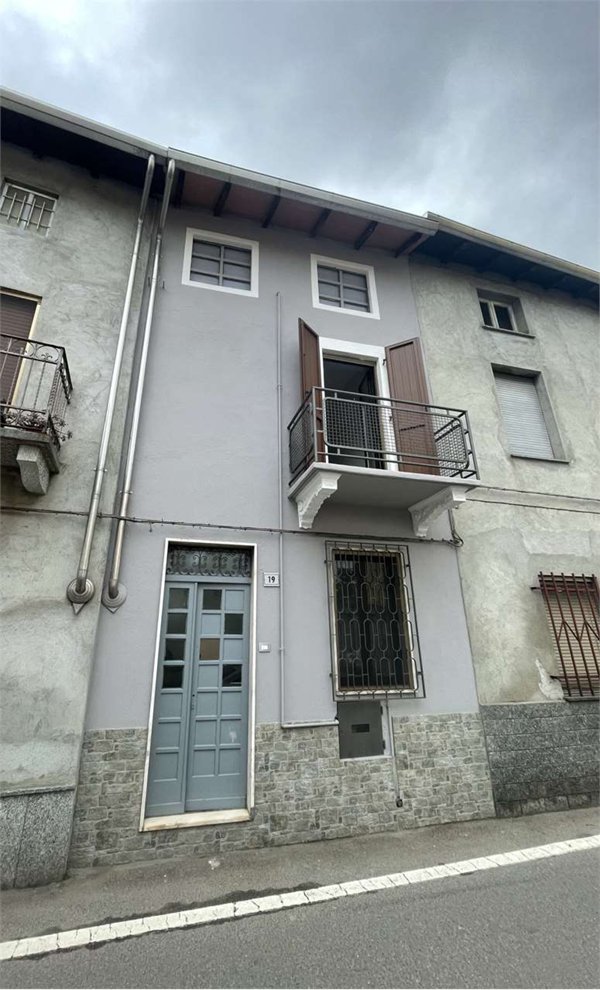 casa indipendente in vendita a Cameri