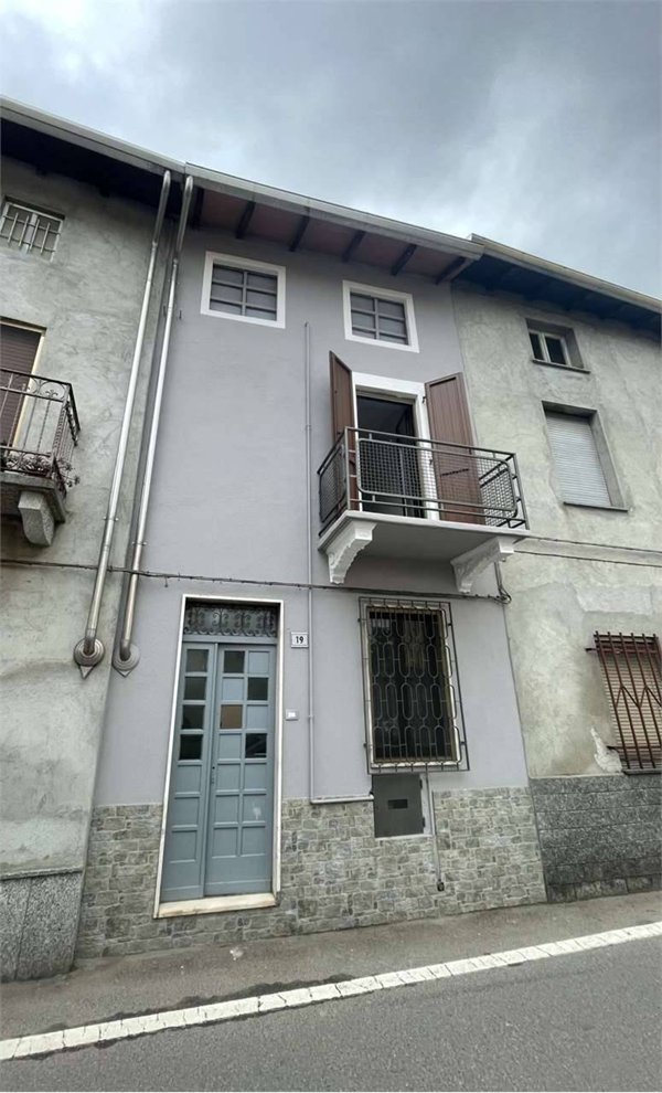 casa indipendente in vendita a Cameri