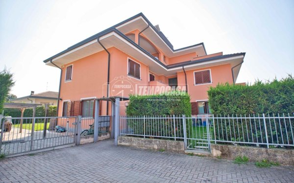 appartamento in vendita a Cameri