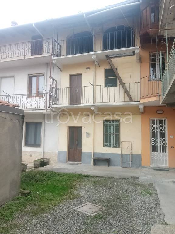 casa indipendente in vendita a Cameri