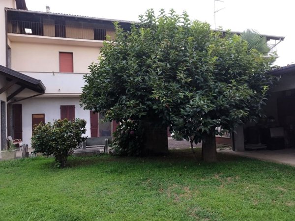 casa indipendente in vendita a Cameri