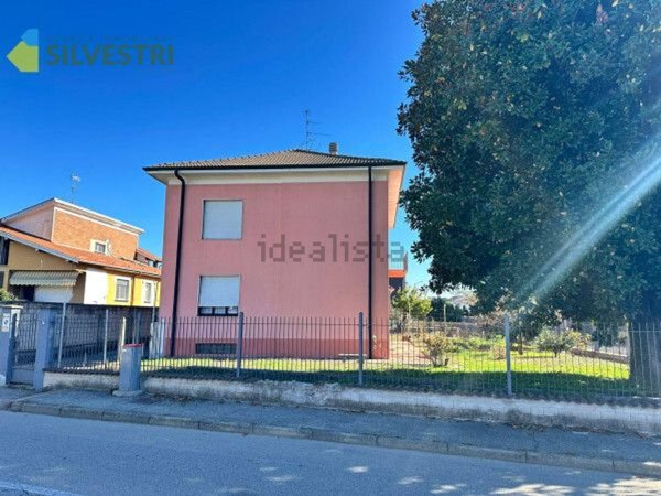 casa indipendente in vendita a Cameri