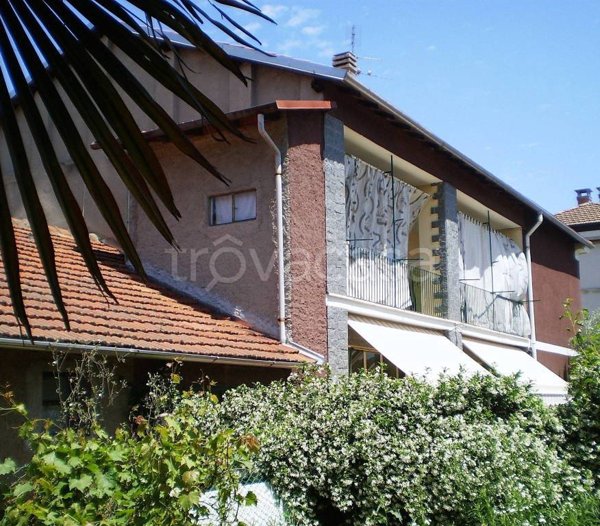 casa indipendente in vendita a Cameri