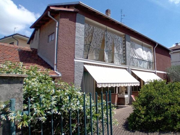 casa indipendente in vendita a Cameri