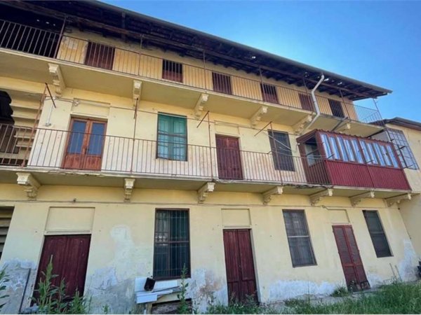 casa indipendente in vendita a Cameri