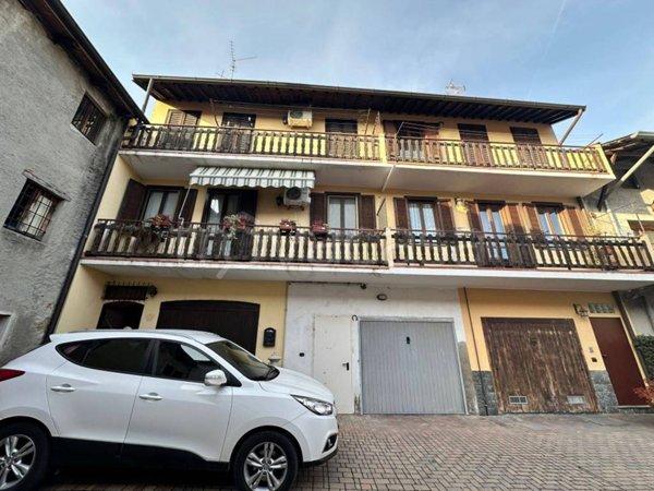 casa indipendente in vendita a Cameri