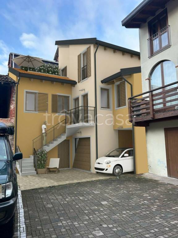 casa indipendente in vendita a Cameri