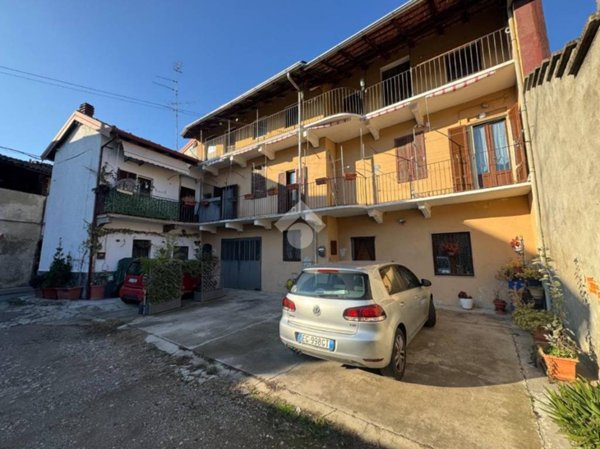 casa indipendente in vendita a Cameri