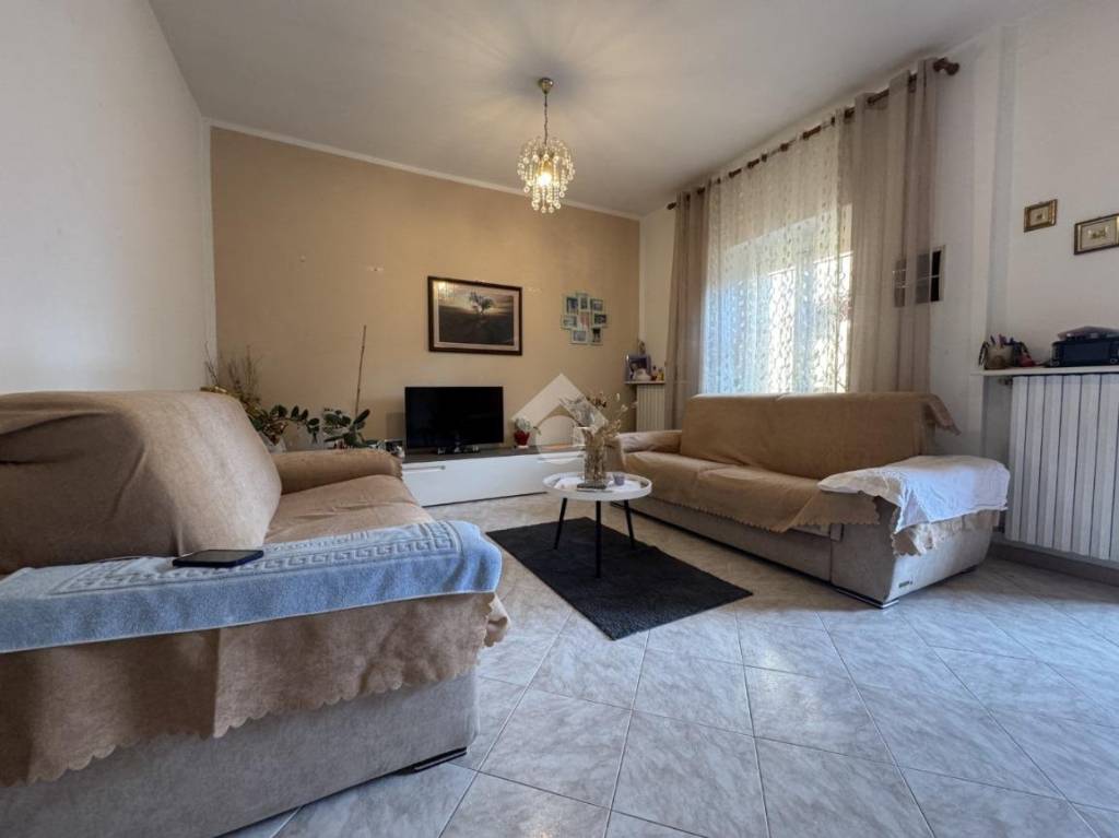 casa indipendente in vendita a Cameri