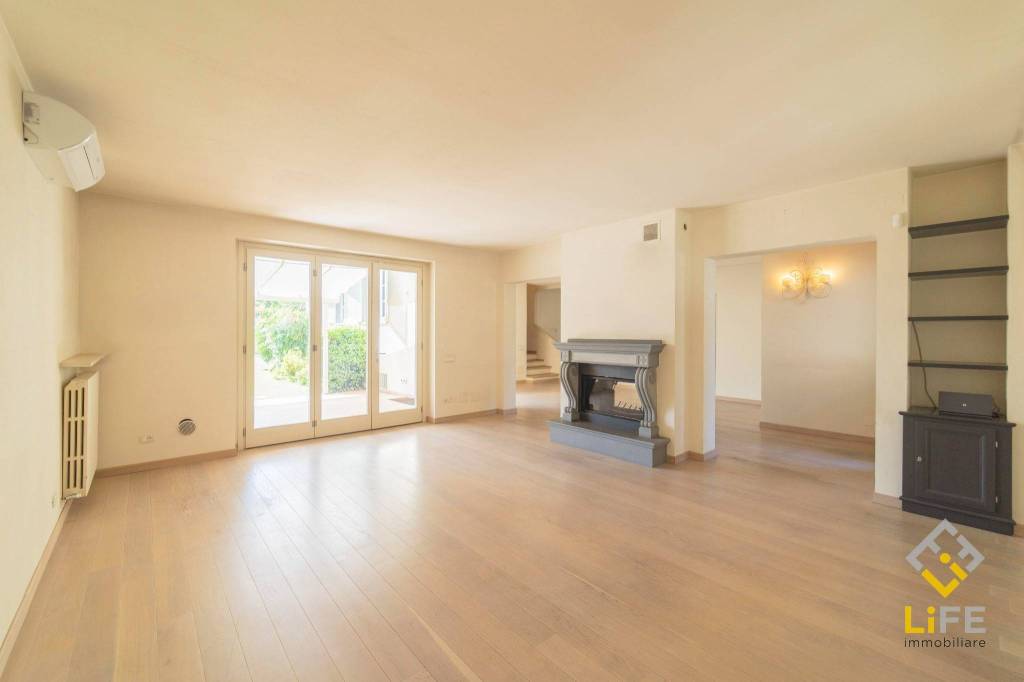 casa indipendente in vendita a Cameri