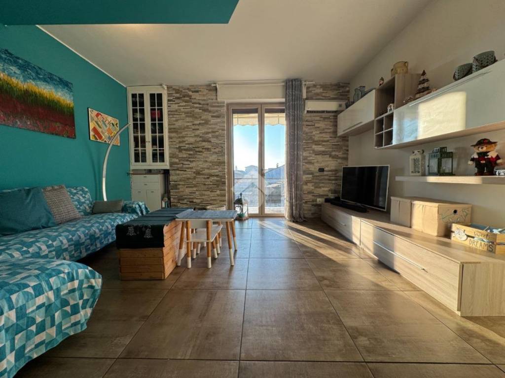 casa indipendente in vendita a Cameri