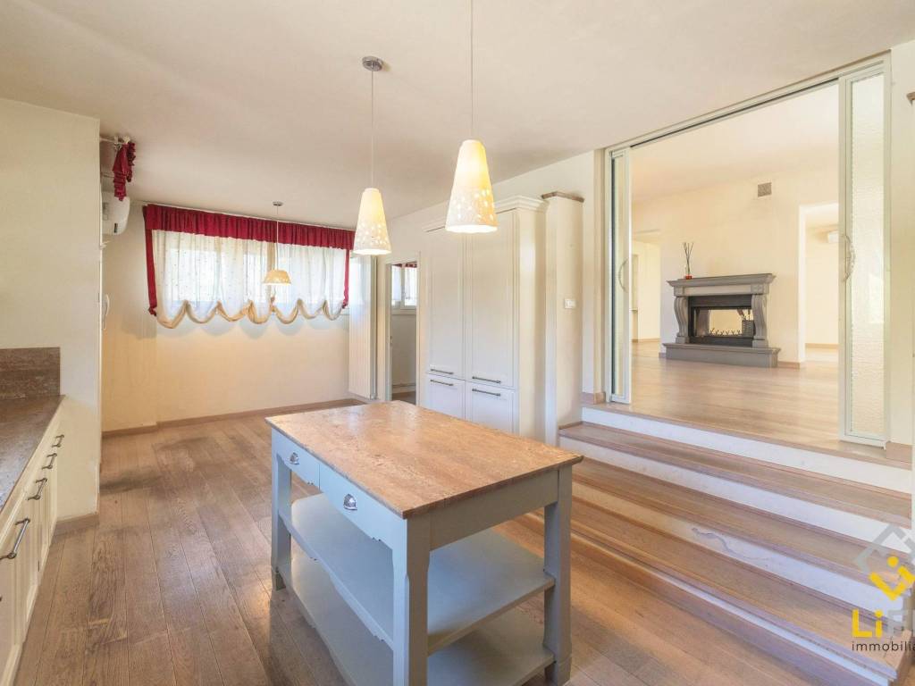 casa indipendente in vendita a Cameri