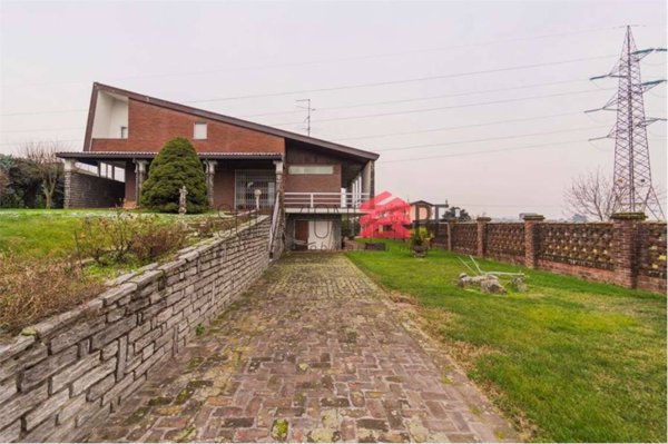 casa indipendente in vendita a Cameri