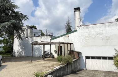 casa indipendente in vendita a Cameri