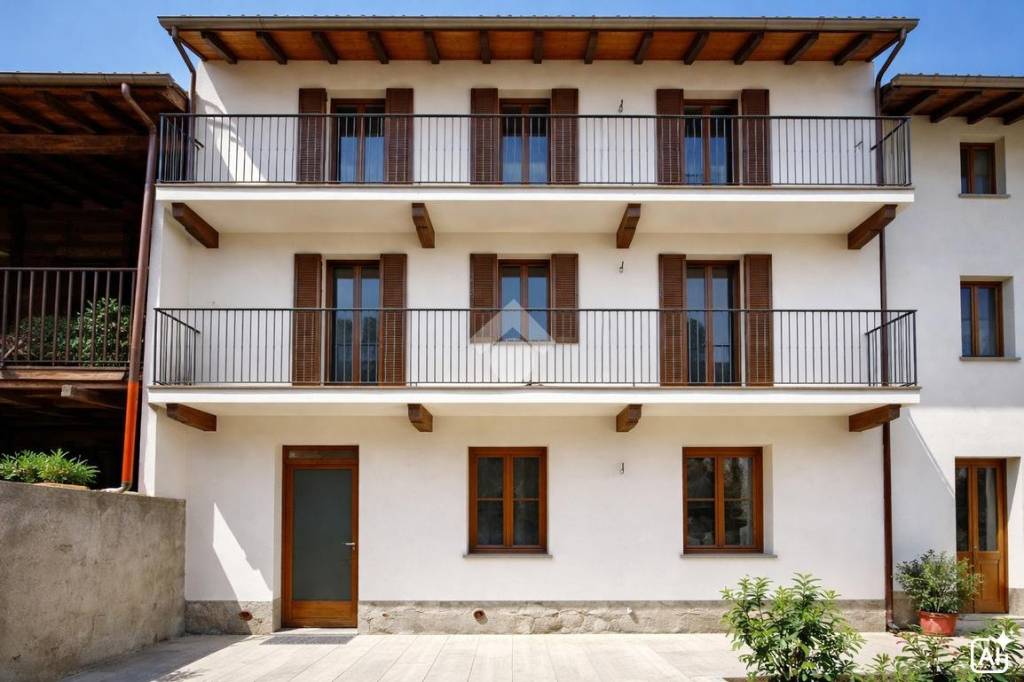 casa indipendente in vendita a Cameri