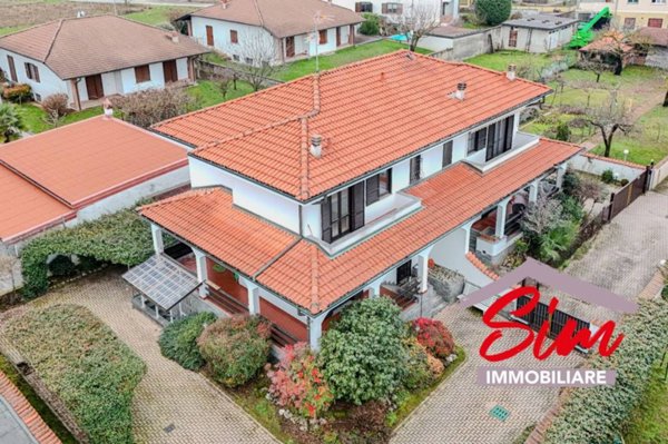 casa indipendente in vendita a Cameri