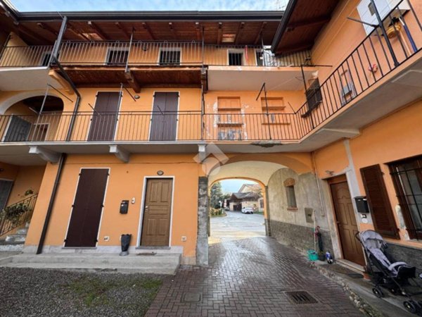 casa indipendente in vendita a Cameri
