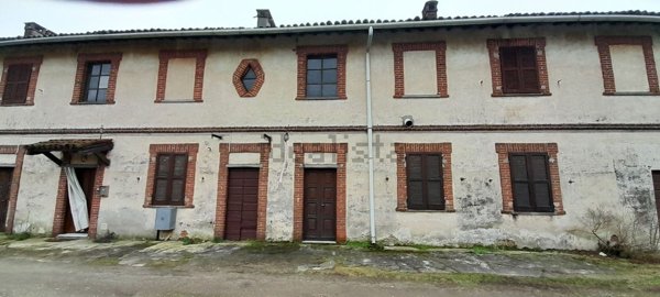 casale in vendita a Cameri
