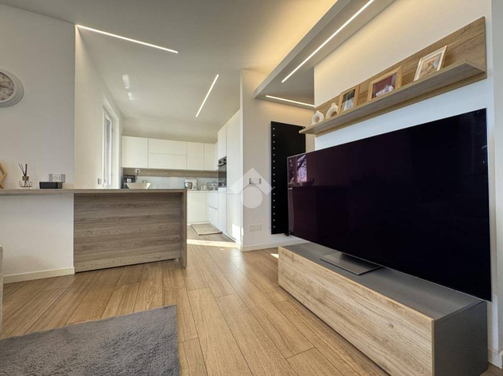 casa indipendente in vendita a Cameri