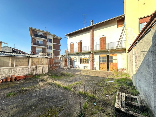 casa indipendente in vendita a Cameri