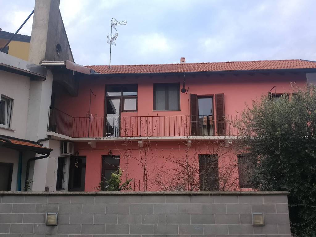 casa indipendente in vendita a Cameri