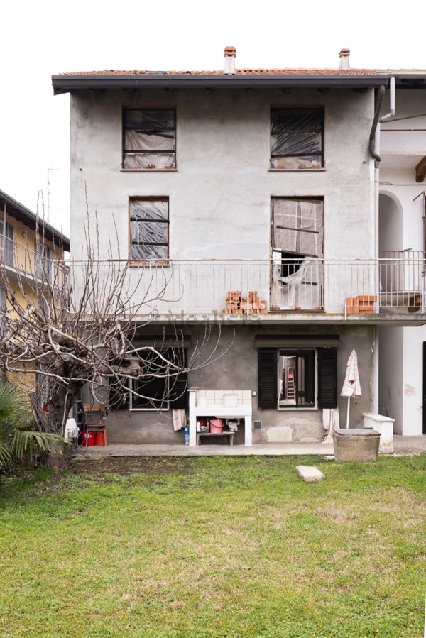 casa indipendente in vendita a Cameri