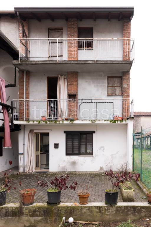 casa indipendente in vendita a Cameri