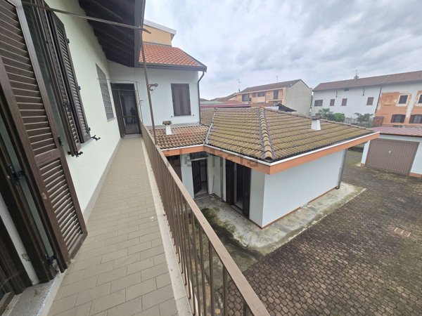 casa indipendente in vendita a Cameri