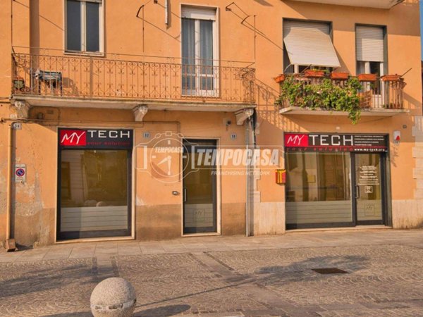 negozio in vendita a Cameri
