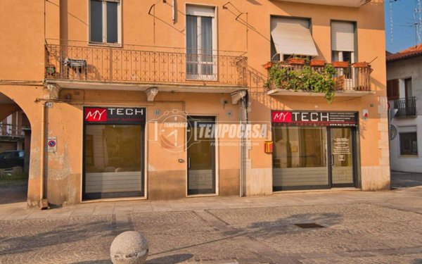 negozio in vendita a Cameri