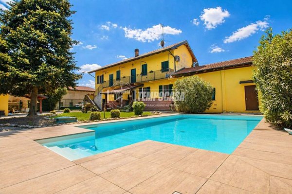 casa indipendente in vendita a Cameri
