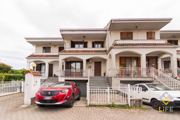 casa indipendente in vendita a Cameri