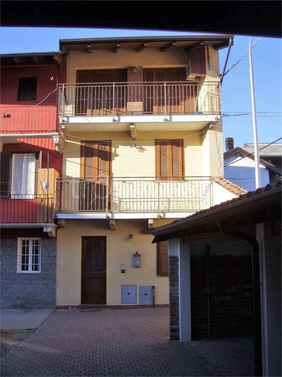 casa indipendente in vendita a Cameri