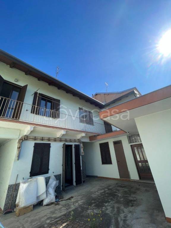 casa indipendente in vendita a Cameri in zona Nivellina