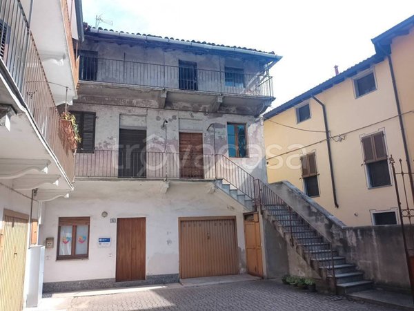 casa indipendente in vendita a Cameri