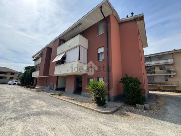 appartamento in vendita a Cameri in zona Nivellina