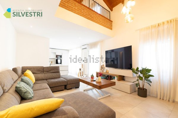 casa indipendente in vendita a Cameri