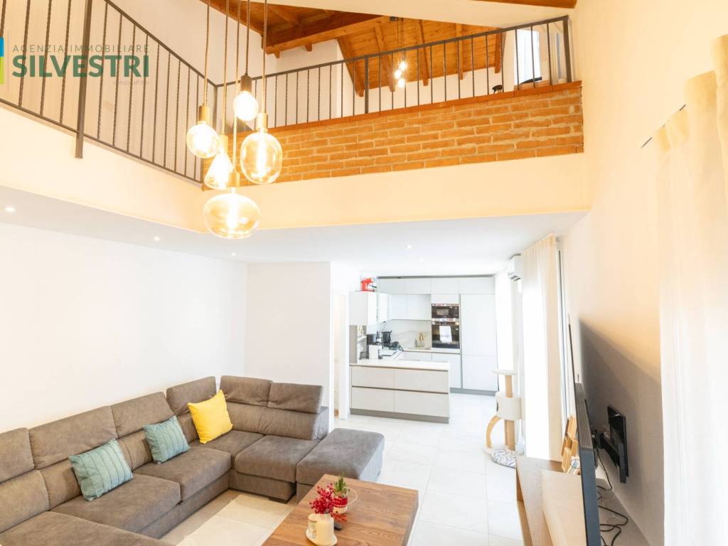 casa indipendente in vendita a Cameri