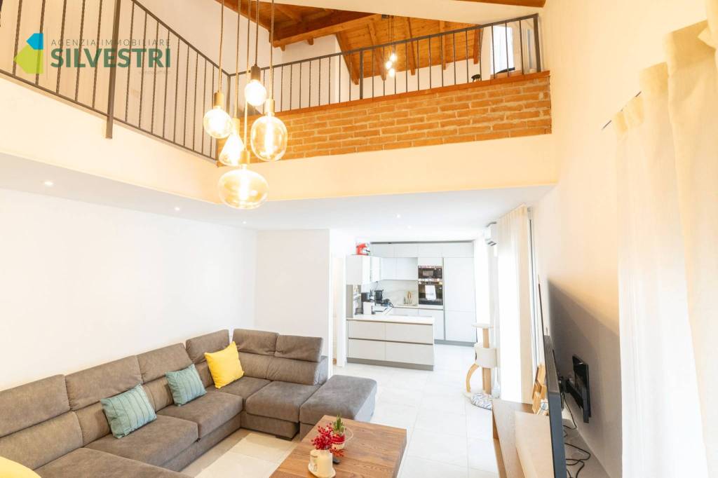 casa indipendente in vendita a Cameri