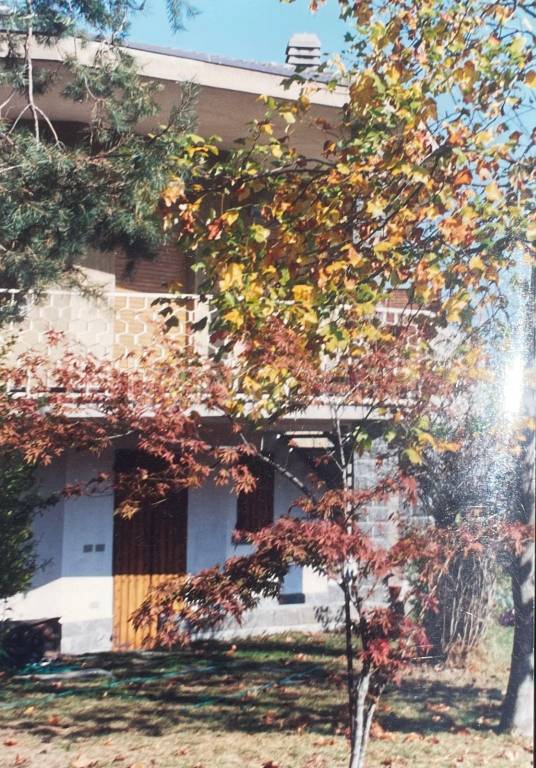casa indipendente in vendita a Cameri